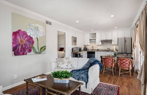 Paradise Valley Apartment | Breathtaking View Retreat: Large Pool w/Pickleball