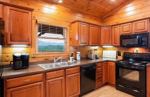Gatlinburg Cabin | Breathtaking Views Mt. LeConte/3 Miles 2 DwTN Gat