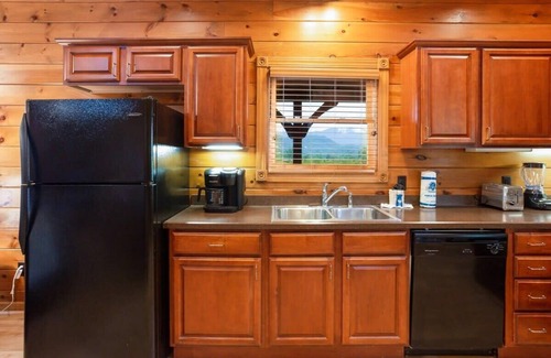 Gatlinburg Cabin | Breathtaking Views Mt. LeConte/3 Miles 2 DwTN Gat