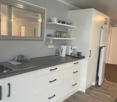 Parua Bay House | Breeze Inn