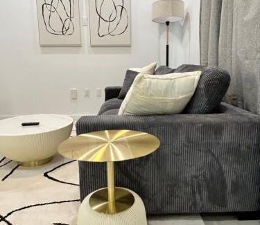George Town Apartment | Breezyport