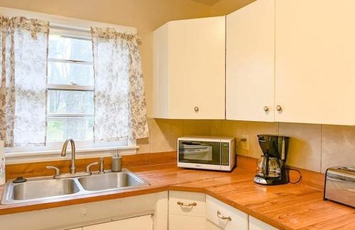 Normal House | Brick Point Place- 10 Min N of UAH