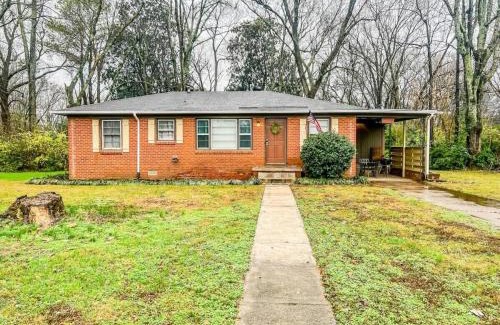 Normal House | Brick Point Place- 10 Min N of UAH