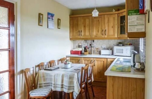 Conna Cottage | BRIDE VIEW, pet friendly, with open fire in Conna, County Cork