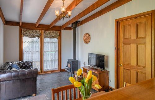 Richmond Apartment | BRIDGE COTTAGES Sargeants & Armoury Cottages 1823 - HISTORY & CHARM