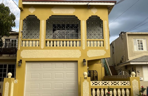 Portmore House | BridgeView Townhouse 20 mins from Hellshire Beach