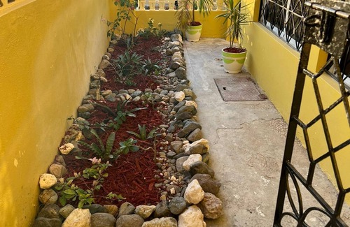Portmore House | BridgeView Townhouse 20 mins from Hellshire Beach