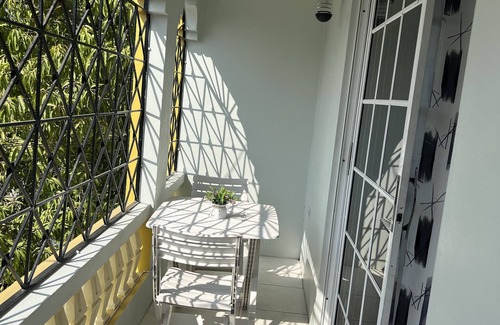 Portmore House | BridgeView Townhouse 20 mins from Hellshire Beach