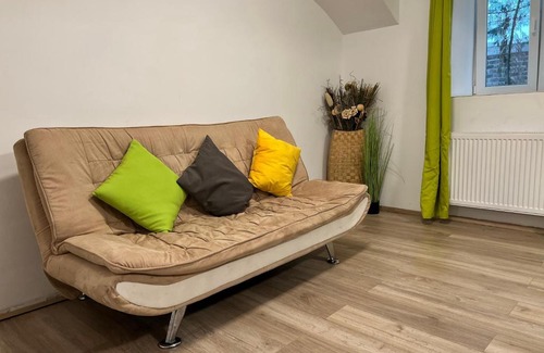 Stuwerviertel Apartment | Bright 1BR Apartment in a Convenient Location