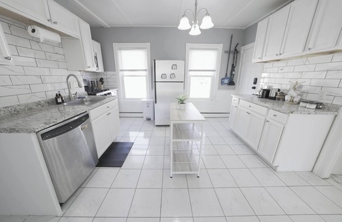 Pawtucket Apartment | Bright 2 BR Apt Great For Working Professionals