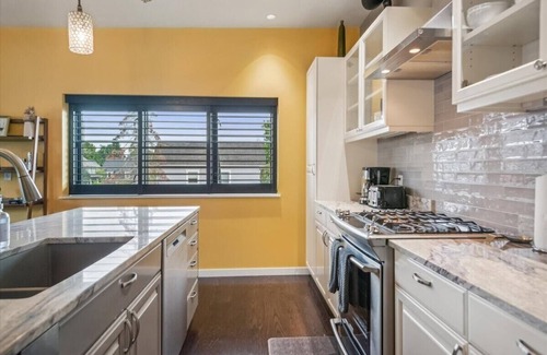 Belmont Hotel | Bright 2BR/1BA w/Full Kitchen, Walkability + Gated Parking