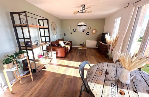 Voisins-le-Bretonneux Apartment | Bright 3-room apartment with balcony 12 min from Versailles and 5 min from the Golf National!