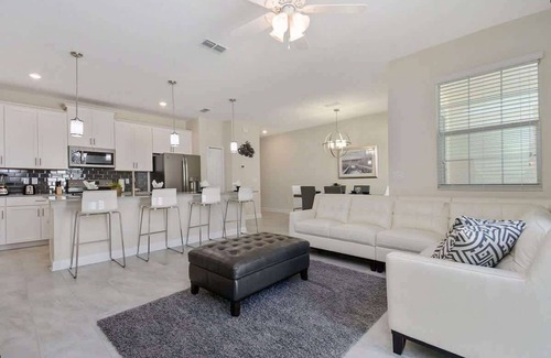 Kissimmee Apartment | Bright 4Bd With Pool Resort Perks Near Disney