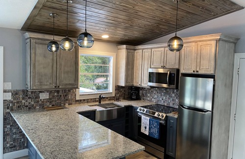 Ozona Apartment | Bright and Airy Ozona on the Gulf