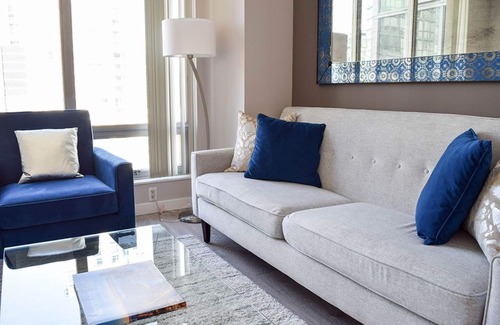 Coal Harbour Apartment | Bright and Modern 1 Bedroom at The Residences on Georgia