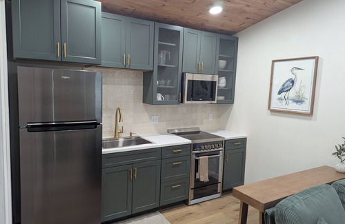 Underwood Cabin | Bright and modern tiny home on the lake!