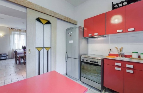 Suburbio VII Portuense Apartment | Bright and spacious, 6 + 3 beds, three bedrooms two bathrooms, free WiFi, near Rome EUR