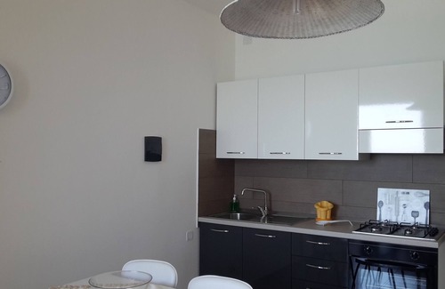 Cava dʼAliga Apartment | Bright apartment by the sea in Cava d'Aliga