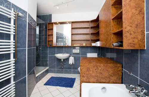 Bregenz Apartment | Bright Apartment "Bregenz 6 Top 3" with Wi-Fi, Balcony, Terrace & Garden