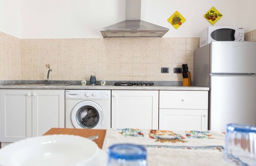 Balestrate House | Bright apartment with sea view 200 meters from the beach wi fi car rental
