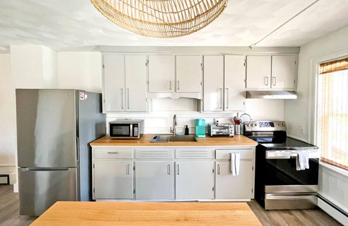 Warren Apartment | Bright Apartment with Patio in Downtown Warren