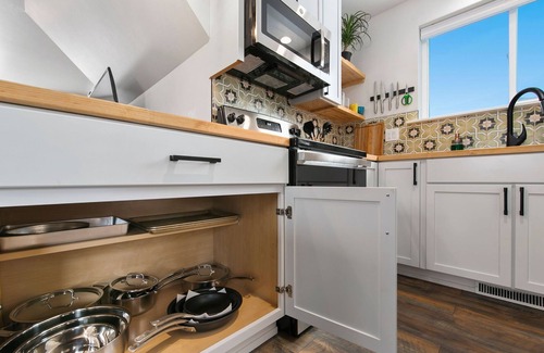 Timnath Apartment | Bright, colorful & cozy studio in oldtown Timnath. Walking distance to a brewery
