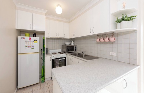 Melbourne Apartment | Bright & Comfortable 1BR Unit in Trendy Brunswick!