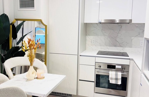 Vaughan Apartment | Bright & Cozy 1 Bedroom Retreat - 15 minutes to Toronto Pearson Int’ Airport