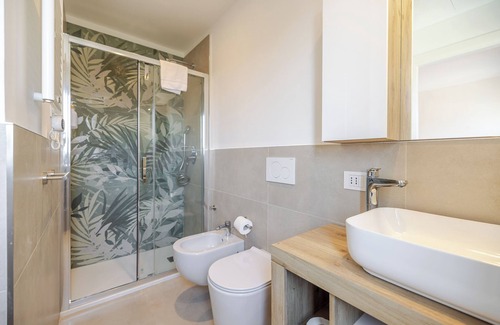 Trezzano sul Naviglio Condo | Bright double room with private bathroom 20 min. from Milan (Room no. 1)