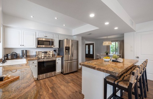 Paradise Valley Village Cottage | Bright Eyes by Avantstay Chic Boho Retreat, Pool