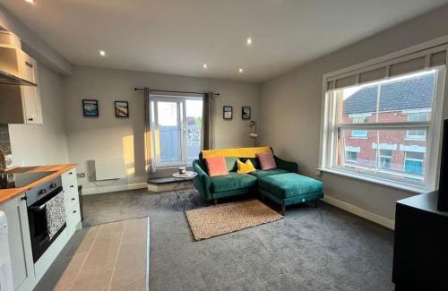 Wimborne Apartment | Bright, first floor, one bedroom flat in Wimborne