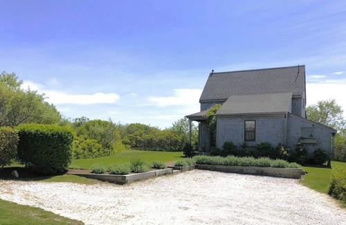 Madaket House | Bright freshly decorated 2-bedroom house on an acre