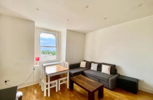 Vassall Apartment | Bright, Modern Flat in Brixton
