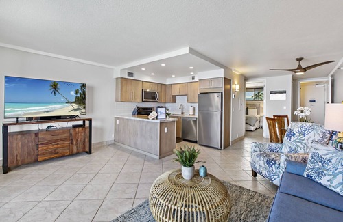 Honokowai Condo | Bright, modern space with stunning ocean views