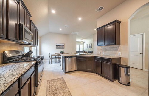 San Antonio House | Bright Open Concept Home next to Sea World