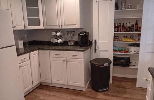 Dalton Apartment | Bright, relaxing 2-story built in 1843, with WiFi & smart TVs in charming Dalton