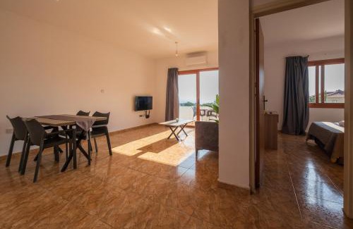 Kissonerga Apartment | Bright sea view suite with sunset & pool Paphos
