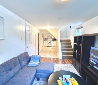 Newtonbrook Apartment | Bright & Spacious 2BR & Parking Near TTC & Shops