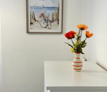 Moffat Apartment | Bright & Spacious Apartment with large balcony and free parking