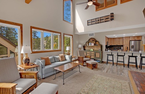 Keystone Condo | Bright, spacious, & extra clean condo in heart of a perfect CO setting!