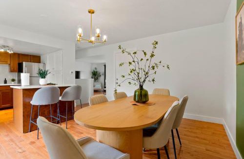 West Westminster House | Bright & Spacious Home Family Game Lounge