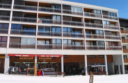 La Toussuire Apartment | Bright studio 4 pers., in the heart of the resort, pets allowed