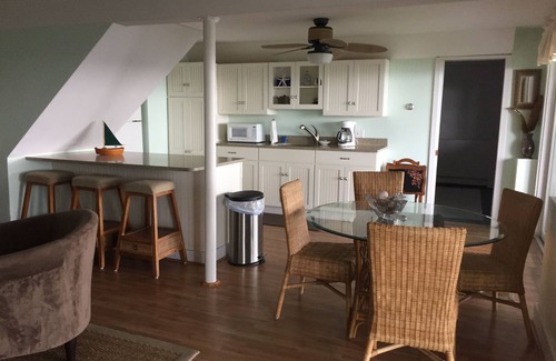 Jamestown Shores House | Bright Waterfront Home with Beach & Mooring
