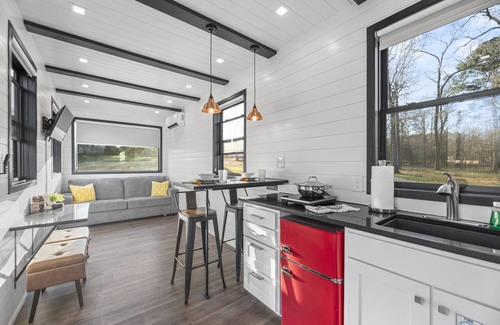 Willis Resort | Brine Time: 2 mins to Lake Conroe! Heated Pool, Fire Pit, Stocked Ponds