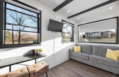 Willis Resort | Brine Time: 2 mins to Lake Conroe! Heated Pool, Fire Pit, Stocked Ponds