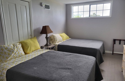 Corsicana House | Bring your Golf Clubs. House located near 4th hole of Public golf course