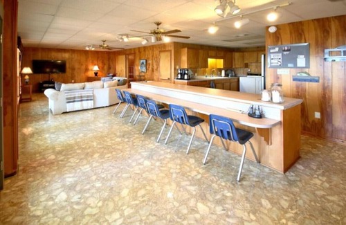 Negreet House | Brinkley’s Place – 2 BR 2 Baths