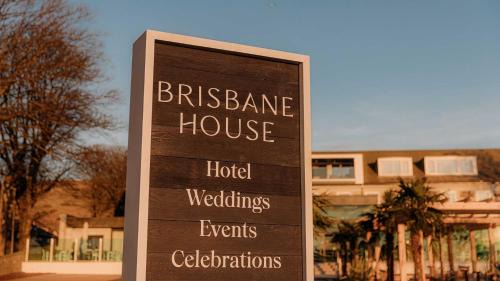 Largs Hotel | Brisbane House Hotel