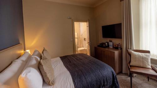 Largs Hotel | Brisbane House Hotel