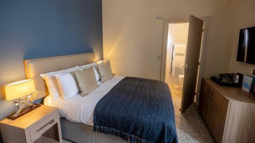 Largs Hotel | Brisbane House Hotel